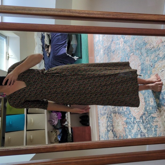 Mara traders Aditi wrap dress - Picture 2 of 7